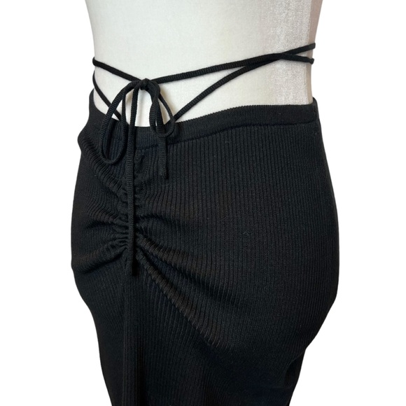 NWT MISSGUIDED Ribbed Knit Bodycon Midi Skirt. Size 4 - Picture 3 of 9